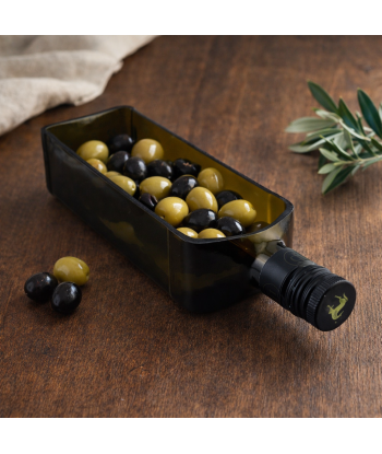 Plat Olive en situation sur table, usage aperitif.