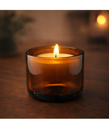 Coupelle en verre ambré détournée en photophore avec bougie chauffe-plat