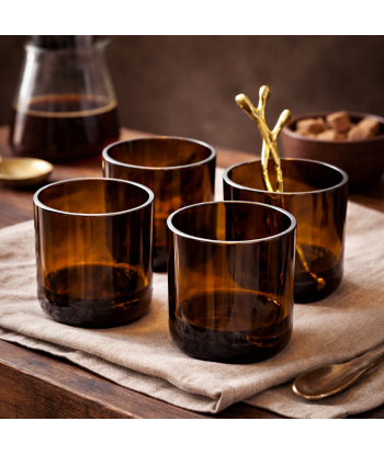 Tasses à café en verre ambré – mise en situation