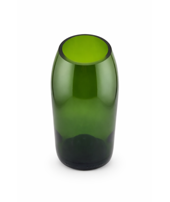 Vase Champagne Biseau en verre vert surcyclé.
Pièce unique façonnée à la main à partir d’une bouteille de champagne.